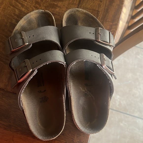 sandals 🩴 - Picture 2 of 4